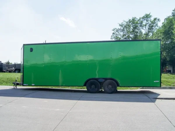 8.5x24 Limonengrüner geschlossener Anhänger. Kaufen 8.5x24 Lime Green Anhänger. 8.5x24 Green Enclosed Trailer zum Verkauf. Bestellung 8.5x24 cargo Trailer